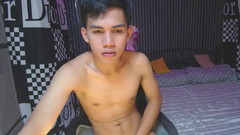Snapshot of ur_shan21 chatting on April 18, 2026, 4:27 am ur_shan21 online show from April 18, 2026, 4:27 am