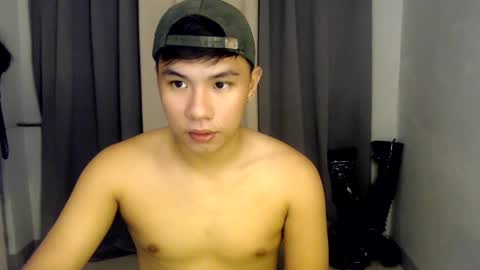 Snapshot of urasian_hardcockxx chatting on January 14, 2025, 7:06 am milly online show from January 14, 2025, 7:06 am