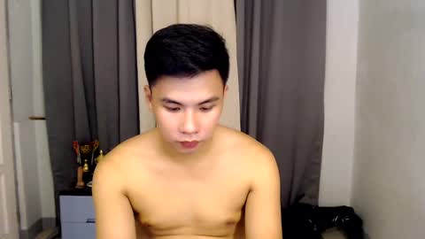 Snapshot of urasian_hardcockxx chatting on February 21, 2025, 10:07 am milly online show from February 21, 2025, 10:07 am