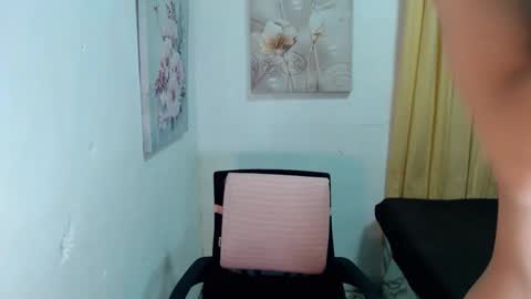 urasian_john20 online show from November 20, 2025, 8:47 am