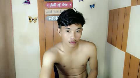 urasian_jomarie online show from September 12, 2025, 1:22 pm