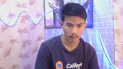 Snapshot of urasian_justin chatting on September 14, 2025, 2:05 pm urasian_justin online show from September 14, 2025, 2:05 pm