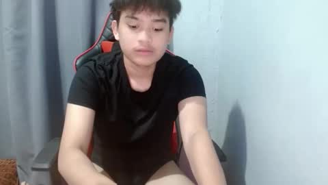 Snapshot of urasian_kentoyxx77 chatting on October 14, 2025, 11:05 pm Kentoy online show from October 14, 2025, 11:05 pm