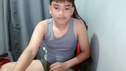 Snapshot of urasian_kentoyxx77 chatting on October 22, 2025, 11:48 pm Kentoy online show from October 22, 2025, 11:48 pm