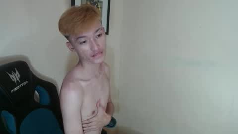 urasian_ladyboyxxx online show from April 27, 2026, 10:13 am