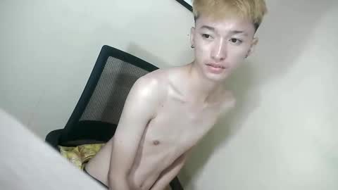 urasian_ladyboyxxx online show from May 1, 2026, 12:21 pm