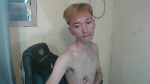 urasian_ladyboyxxx online show from May 2, 2026, 6:29 am
