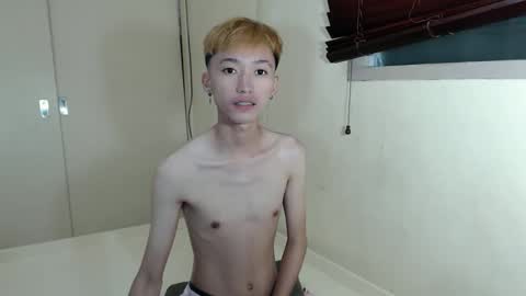 urasian_ladyboyxxx online show from May 8, 2026, 7:08 pm