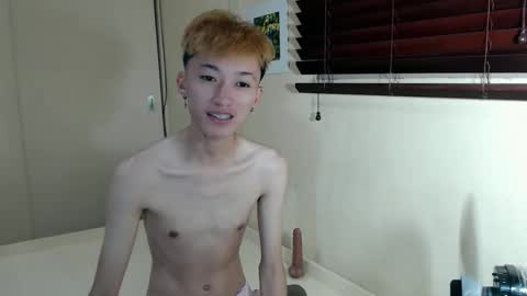 urasian_ladyboyxxx online show from May 9, 2026, 10:09 am