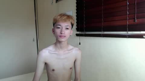 urasian_ladyboyxxx online show from May 11, 2026, 7:14 am