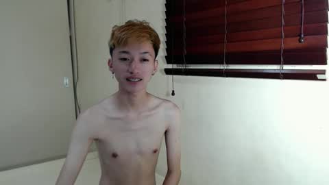 urasian_ladyboyxxx online show from May 13, 2026, 9:28 am