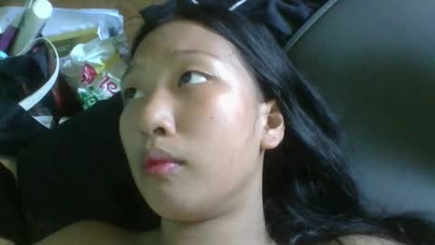 Snapshot of urasiangurl18 chatting on November 29, 2025, 2:25 am urasiangurl18 online show from November 29, 2025, 2:25 am