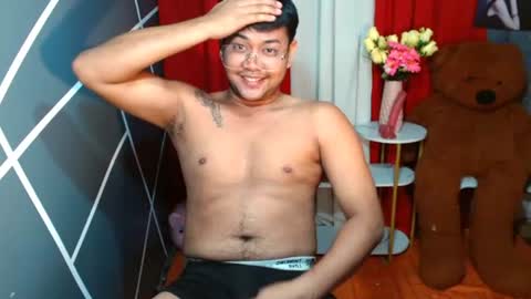 urasiankyler online show from June 26, 2026, 10:36 pm