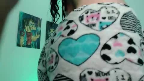 Snapshot of urbaby6irl chatting on February 5, 2025, 2:48 pm Danielle online show from February 5, 2025, 2:48 pm