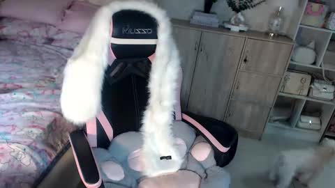 MONICA DEMONYETA online show from December 18, 2024, 1:26 am