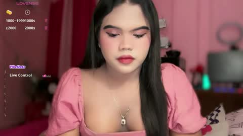 Snapshot of urbabysofia0305 chatting on June 1, 2026, 7:04 pm Sofia online show from June 1, 2026, 7:04 pm