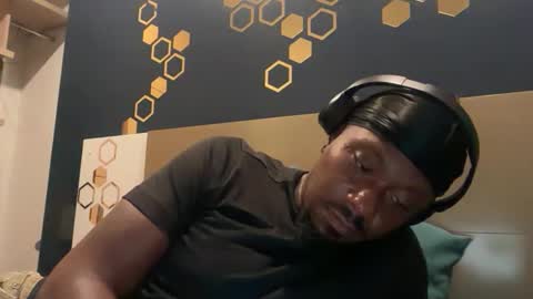 urbandick5 online show from April 1, 2026, 7:20 am