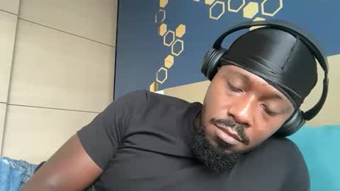 urbandick5 online show from April 8, 2026, 4:29 pm