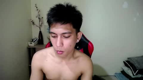 Snapshot of urcuteguy_jhonx chatting on June 4, 2026, 5:19 pm Dannie online show from June 4, 2026, 5:19 pm