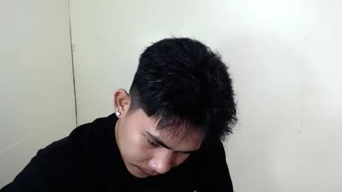 Snapshot of urcutie_asianboy chatting on October 1, 2025, 1:17 pm KEN online show from October 1, 2025, 1:17 pm