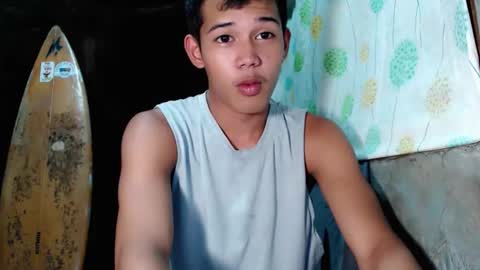 Snapshot of urdreamboy_clarin chatting on March 17, 2026, 5:44 am urdreamboy_clarin online show from March 17, 2026, 5:44 am