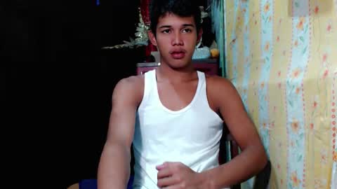 Snapshot of urdreamboy_clarin chatting on April 15, 2026, 3:35 am urdreamboy_clarin online show from April 15, 2026, 3:35 am