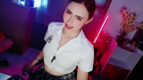 urfave_bbgirl online show from April 20, 2026, 11:35 am