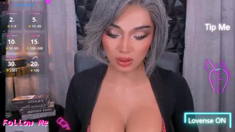 Snapshot of urgoddess_bella chatting on September 13, 2025, 2:17 pm My bella 3 online show from September 13, 2025, 2:17 pm