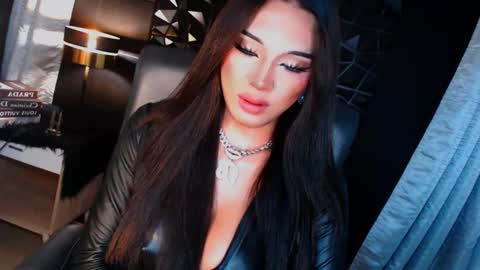 Snapshot of urgoddess_bella chatting on October 5, 2025, 3:38 am My bella 3 online show from October 5, 2025, 3:38 am