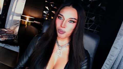 Snapshot of urgoddess_bella chatting on October 6, 2025, 8:45 am My bella 3 online show from October 6, 2025, 8:45 am