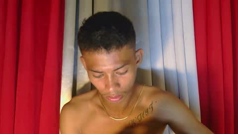 Snapshot of urhotfuckingass chatting on October 19, 2025, 12:44 am richard online show from October 19, 2025, 12:44 am