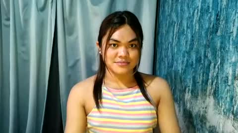 urhottie_bella online show from July 7, 2026, 1:19 am