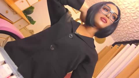 Snapshot of urladyprincessmassivecock chatting on November 26, 2025, 8:37 am jhaii online show from November 26, 2025, 8:37 am