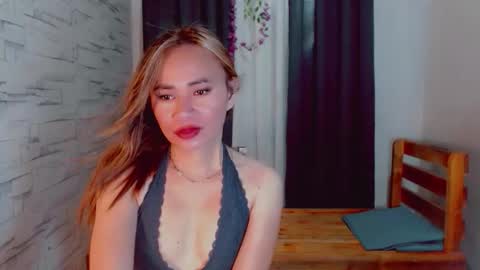 urlovely_che online show from March 11, 2026, 4:18 am