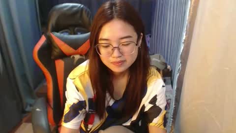 Snapshot of urlovelychinita chatting on November 19, 2025, 12:32 am urlovelychinita online show from November 19, 2025, 12:32 am