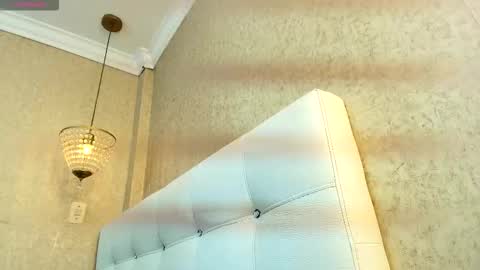 Snapshot of urlovex chatting on November 5, 2025, 10:43 pm Love online show from November 5, 2025, 10:43 pm