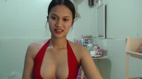 Snapshot of urnaughty_angel69 chatting on February 14, 2026, 5:21 pm angel online show from February 14, 2026, 5:21 pm