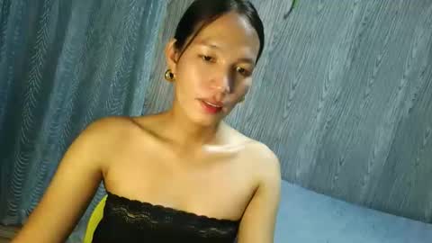queen julia not into CHEAPGUY online show from October 25, 2025, 12:45 pm