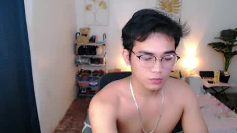 urpinoy_cummer online show from November 2, 2025, 12:29 pm