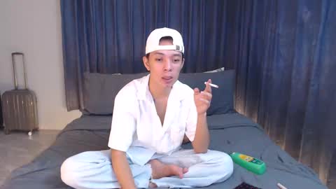 Snapshot of urpinoyasianx chatting on January 20, 2025, 2:43 am Mel online show from January 20, 2025, 2:43 am