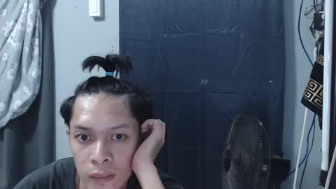 Snapshot of urpinoyasianx chatting on February 13, 2025, 2:23 am Mel online show from February 13, 2025, 2:23 am
