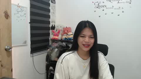hi im kim online show from January 7, 2025, 1:28 am