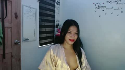 hi im kim online show from February 18, 2025, 2:49 am