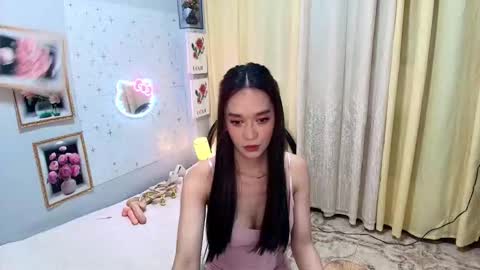 Snapshot of urqueenangel72 chatting on October 13, 2025, 2:33 am urqueenangel72 online show from October 13, 2025, 2:33 am