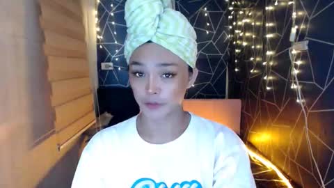 Snapshot of ursexy_debra chatting on October 27, 2025, 6:28 am TYRA online show from October 27, 2025, 6:28 am