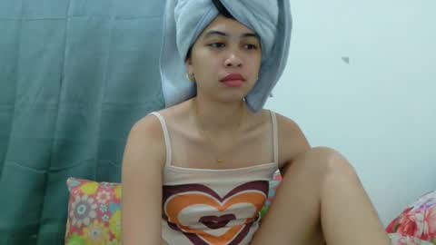 Snapshot of ursexy_pinay_skinny chatting on March 21, 2026, 5:34 am im jenny online show from March 21, 2026, 5:34 am