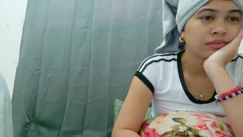 Snapshot of ursexy_pinay_skinny chatting on March 29, 2026, 5:40 am im jenny online show from March 29, 2026, 5:40 am