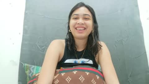 Snapshot of ursexy_pinay_skinny chatting on April 5, 2026, 5:37 am im jenny online show from April 5, 2026, 5:37 am