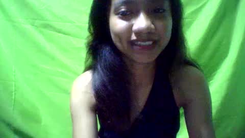 Snapshot of ursexydoll18 chatting on January 12, 2025, 12:18 am Darlyn room online show from January 12, 2025, 12:18 am