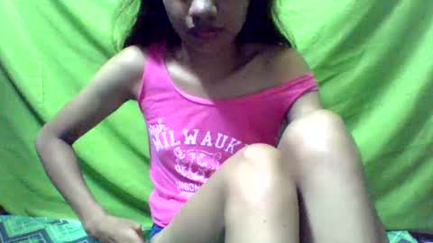 Snapshot of ursexydoll18 chatting on January 15, 2025, 2:17 am Darlyn room online show from January 15, 2025, 2:17 am